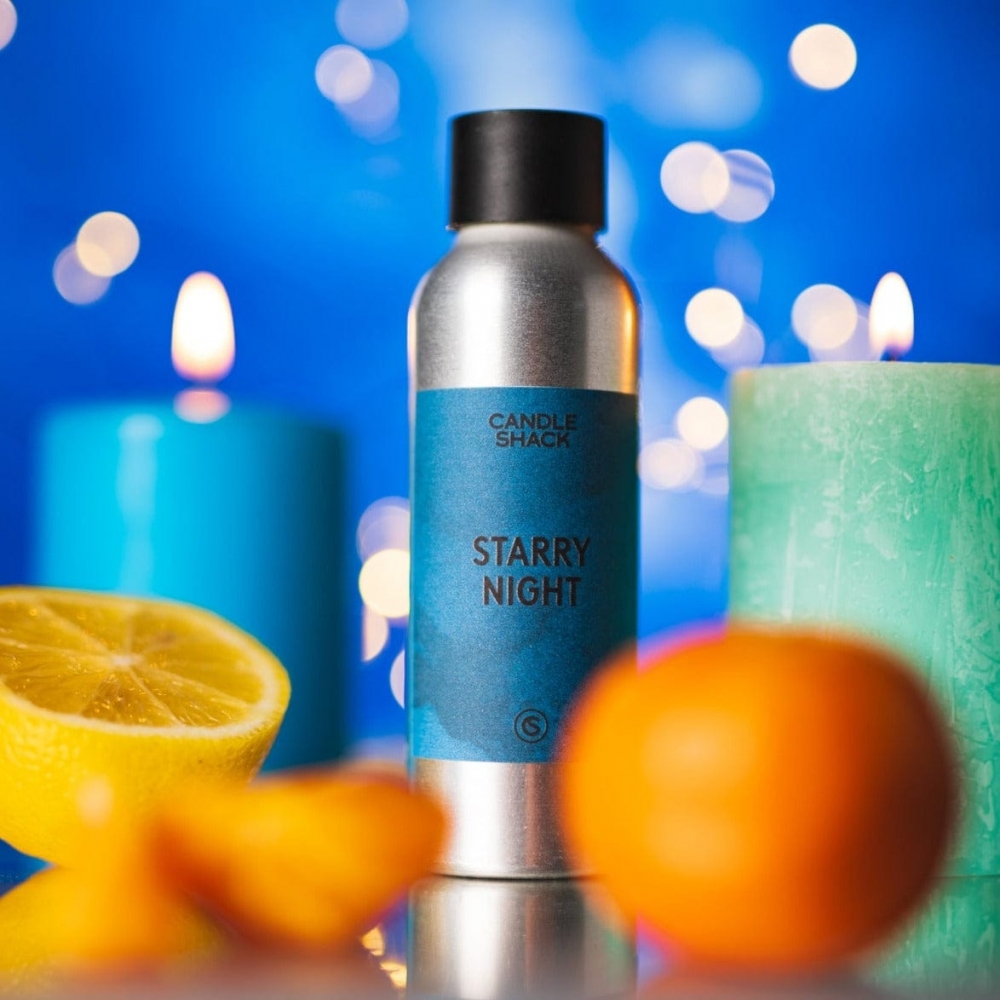 Opplev den stjerneklare magien i ditt hjem med 'Starry Night' duftolje – en blendende aroma av sitrus, krydder, og edle treslag.